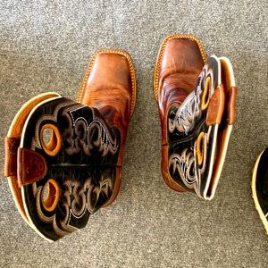 Like NEW Ariat Men’s Square toe boots!!